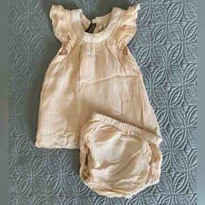 Boutique two piece baby shirt and bloomers